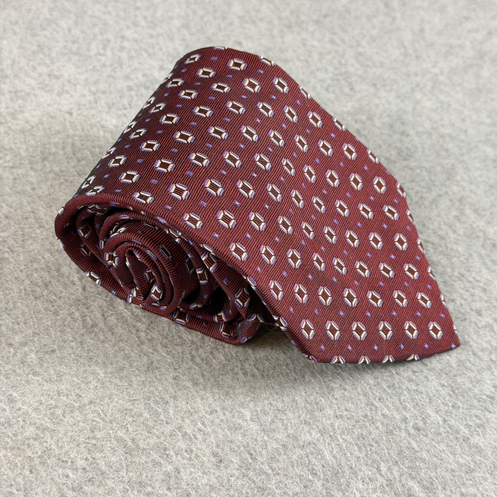 Royal Classic Tom James Silk Tie Burgundy Geometric Medallion Hand Made 58x3.75